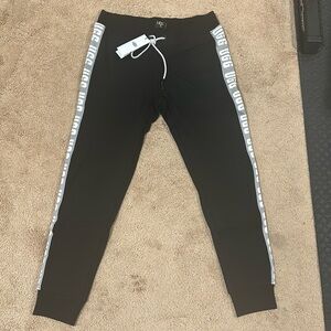 WOW POSHMARK Authentic NWT Ugg Black Sweatpants